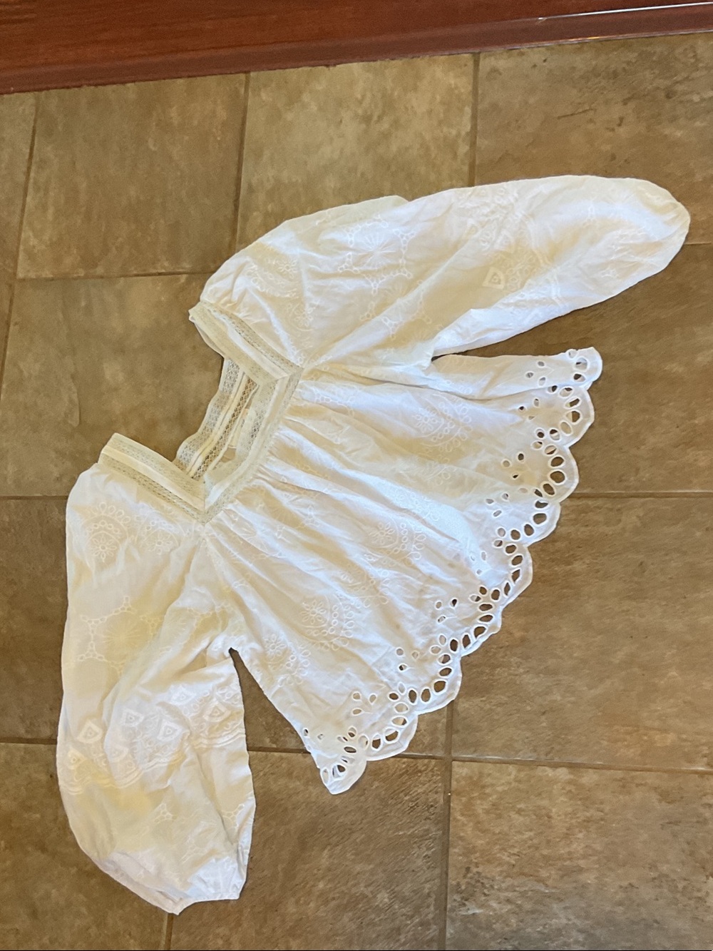 Universal Thread White peasant Lace Trim Blouse size L w embroidery
